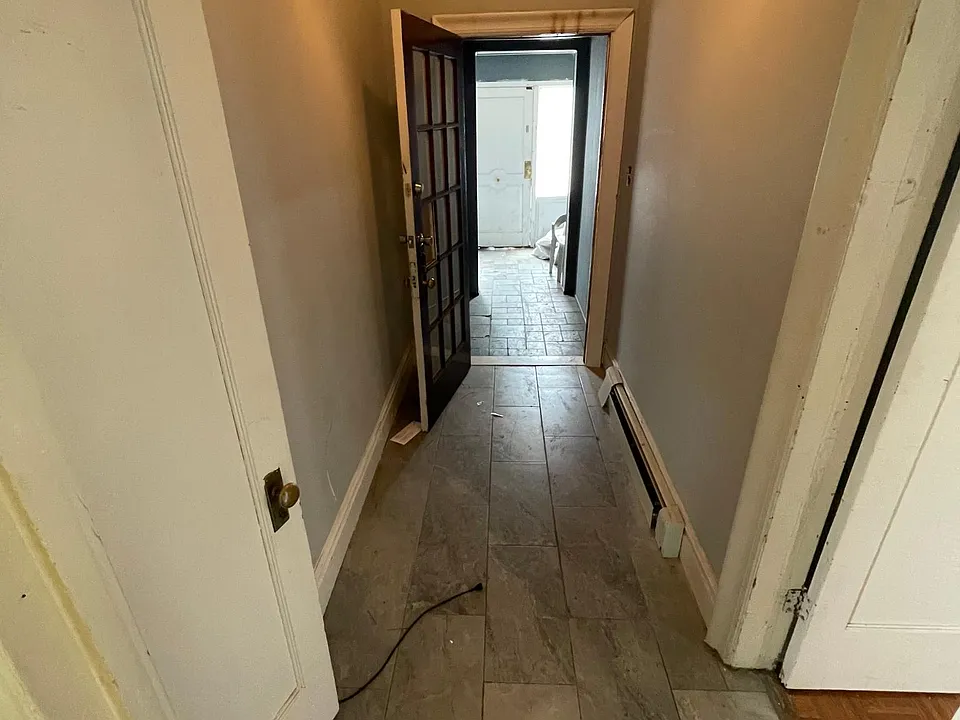 Entrance hallway , with closet to the left