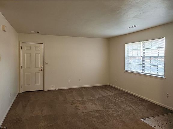 4th image of 6045 Bradford Dr Unit B