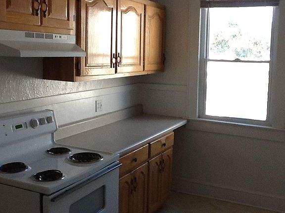 5th image of 1945 E Ocean View Ave APT 2