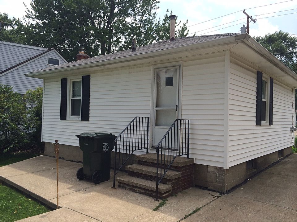 1st image of 305 West St
