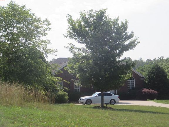2nd image of 212 Chestnut Oaks Dr