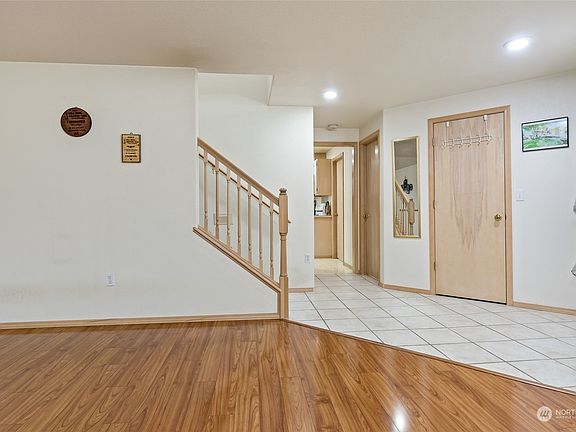 5th image of 5517 44th Court SE