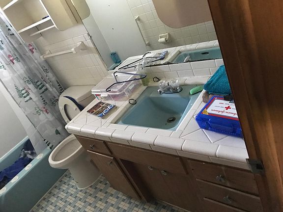 4th image of 5457 S Lake Dr APT 1