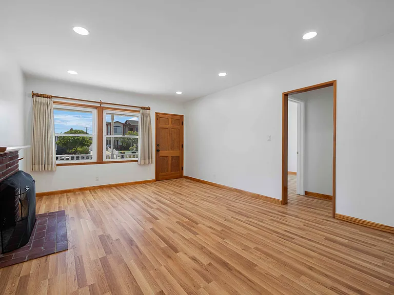 22826 Marjorie Ave — Photo 5