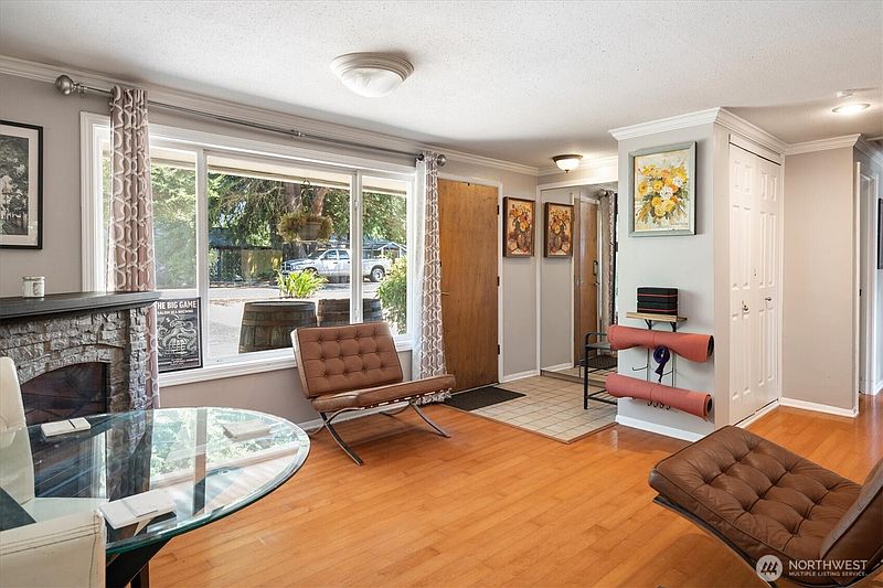 4th image of 1331 N 121st Street