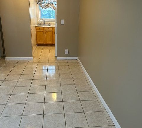 Living rm to kitchen