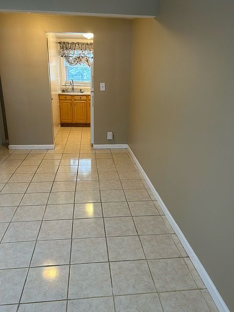 Living rm to kitchen