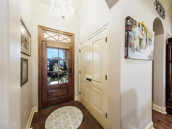 3rd image of 106 Regal Oaks Dr