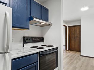 4814 Dale St APT 13, Mc Farland, WI 53558