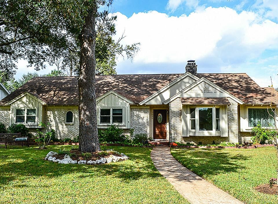 1st image of 9838 Canoga Ln