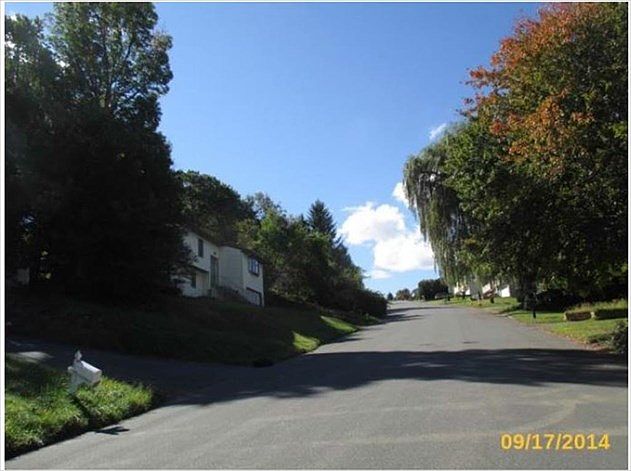 2nd image of 159 White Birch Dr