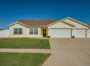 914 Calvert Dr, Bismarck, ND 58503