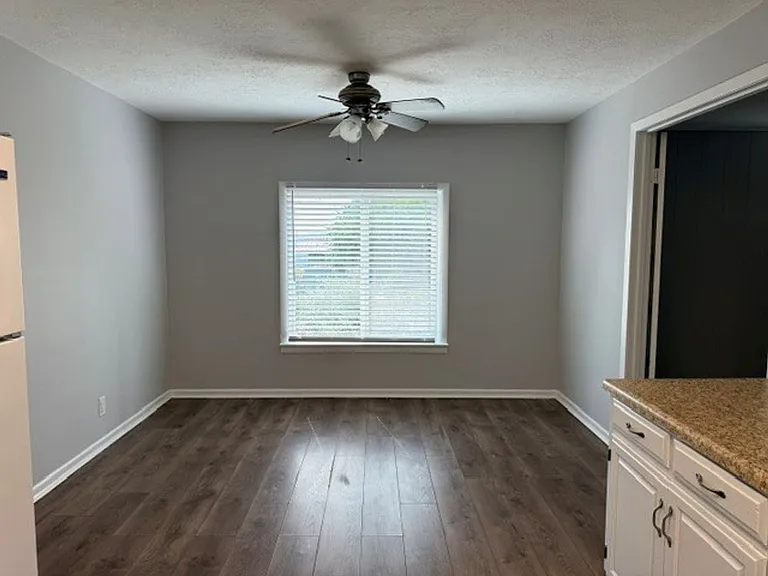 1690 Longview Way NW — Photo 13