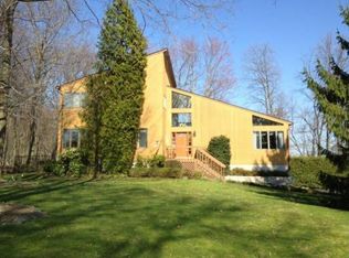 2 Rome Ct, Cortlandt Manor, NY 10567