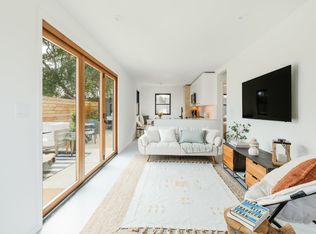 1221 Roosevelt St, Monterey, CA 93940