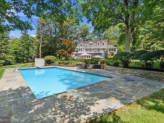 2nd image of 10904 Stanmore Dr