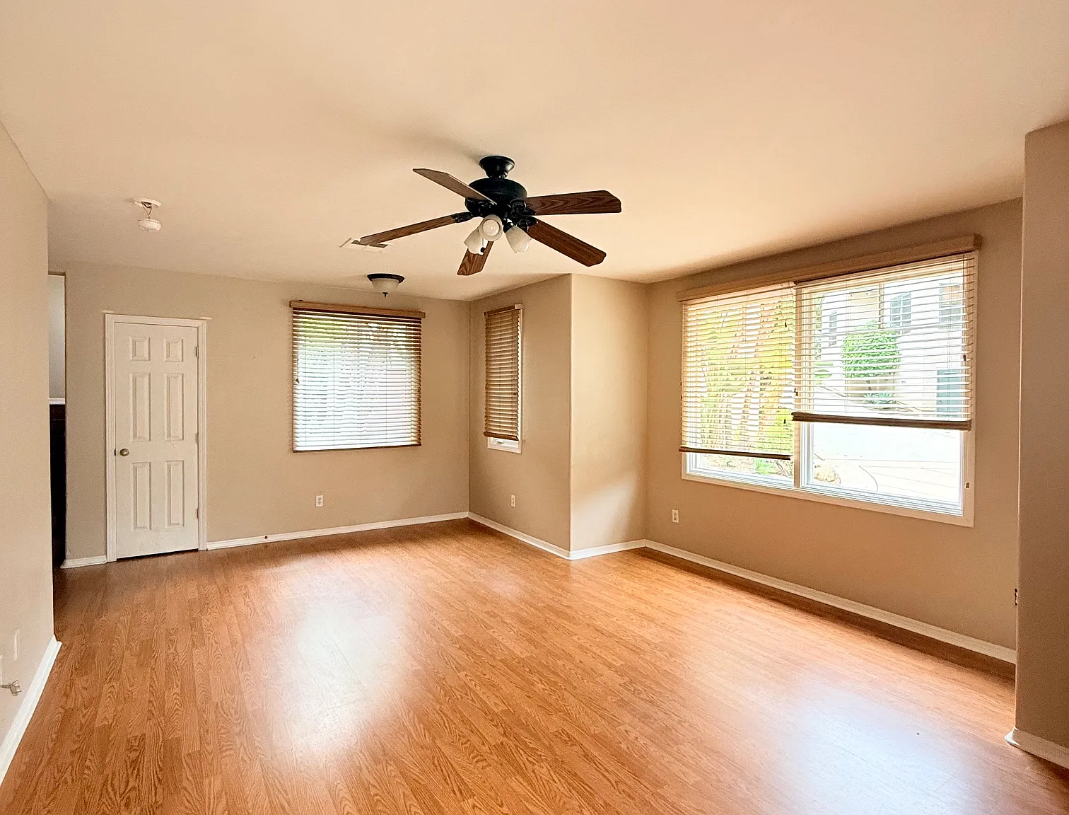 3 bed, $6,250 — Photo 2