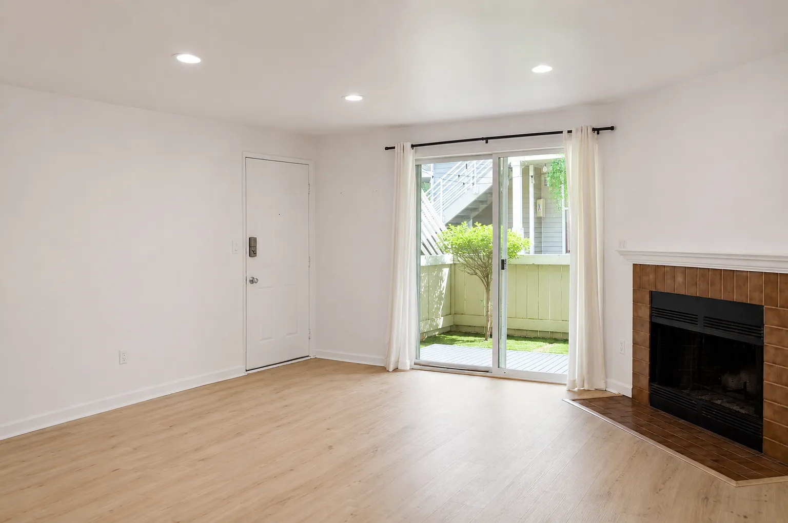 1 bed, 602 sqft, $1,950 — Photo 3