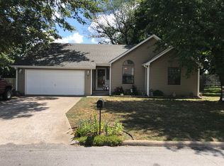 1019 Country Side Dr, Webb City, MO 64870
