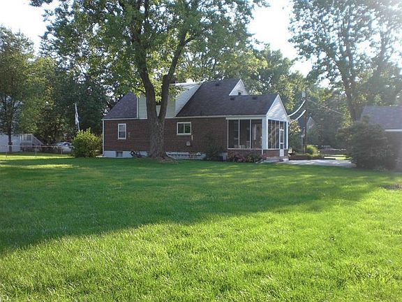 4th image of 8604 Plainfield Ln