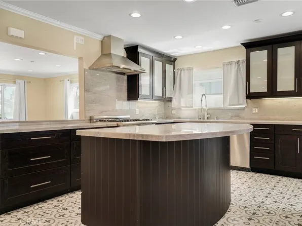 23928 Archwood St, West Hills, CA 91307