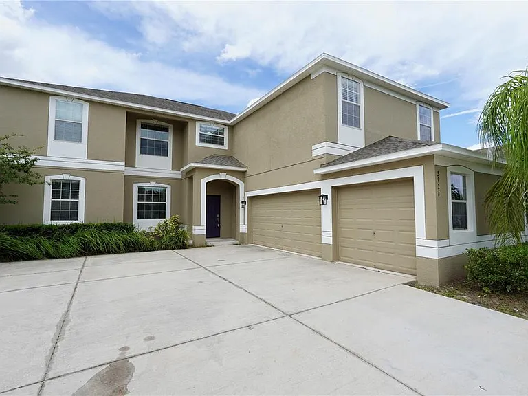 2926 Youngford St — Photo 1
