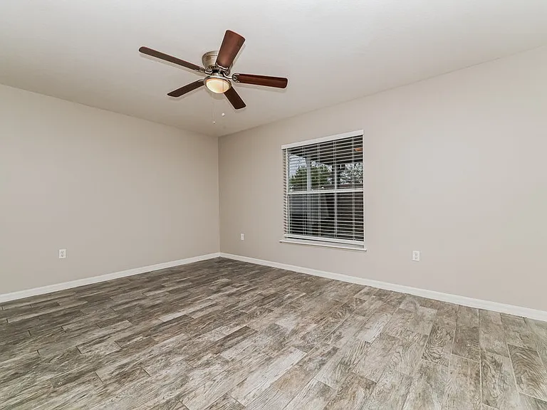 17027 Ongar Ct — Photo 7