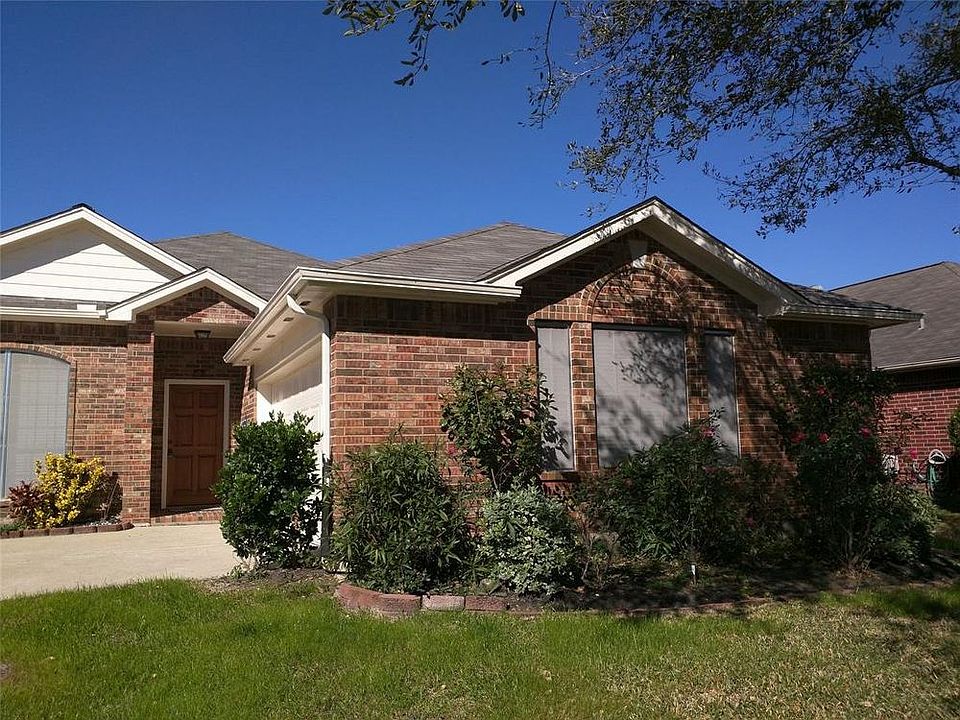 1st image of 19930 Crescent Creek Dr