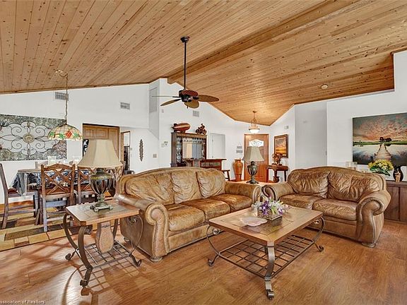 5th image of 3819 Placid View Dr