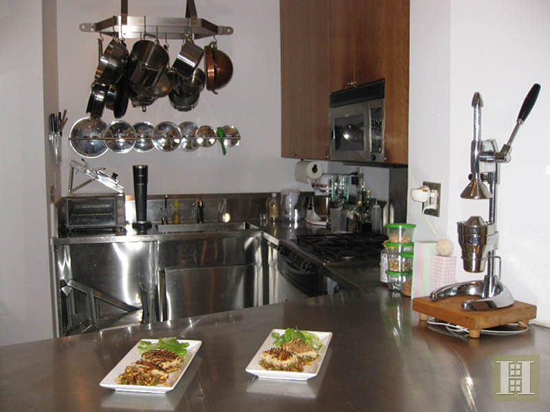 2nd image of 115 4th Ave APT 8A