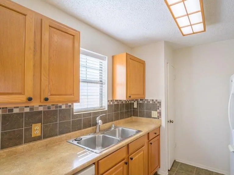 2500 E Park Blvd #P8 — Photo 5