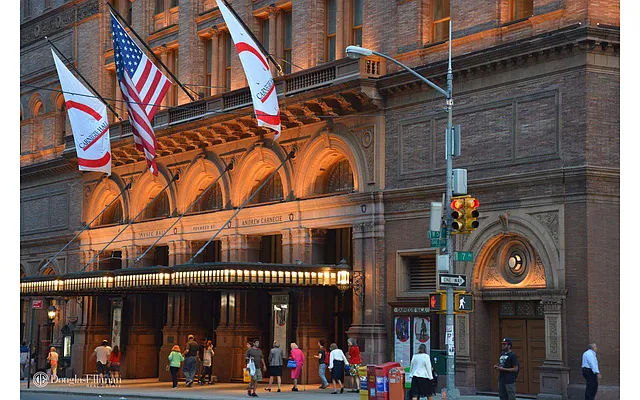 Rented by Douglas Elliman | media 27