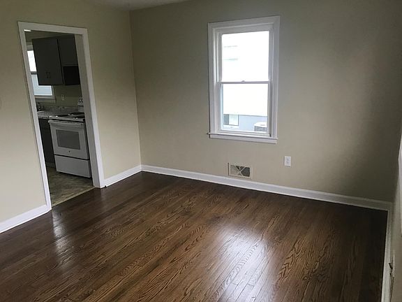 4th image of 1226 Grayson Ave NW