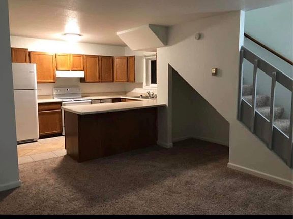 2nd image of 4777 Glasgow Dr #1