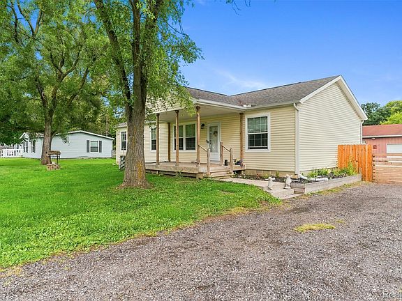 4th image of 10359 Baker Dr