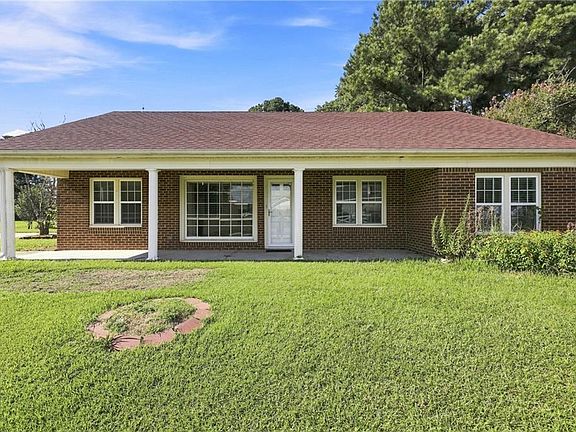 3rd image of 104 Horseshoe Rd