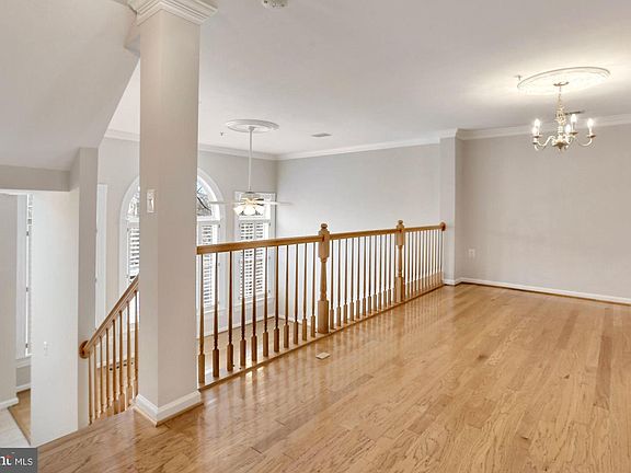 4th image of 5020 Barbour Dr #B