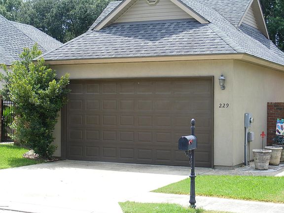 3rd image of 229 Chimney Rock Blvd