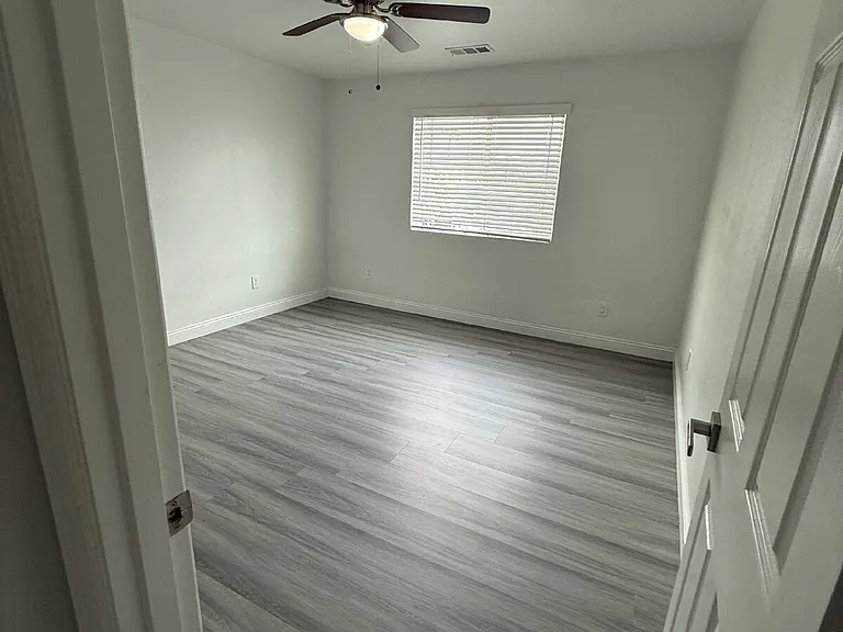 572 N Teakwood Ave #U1 — Photo 34