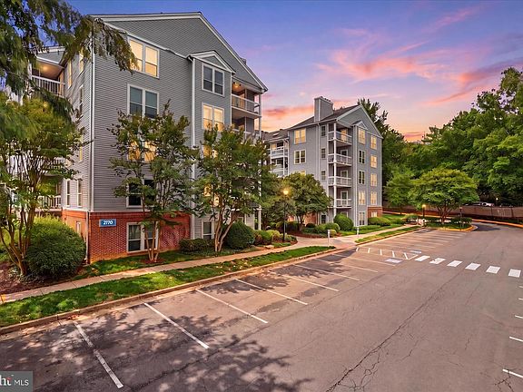 3rd image of 3178 Summit Square Dr #3-D3