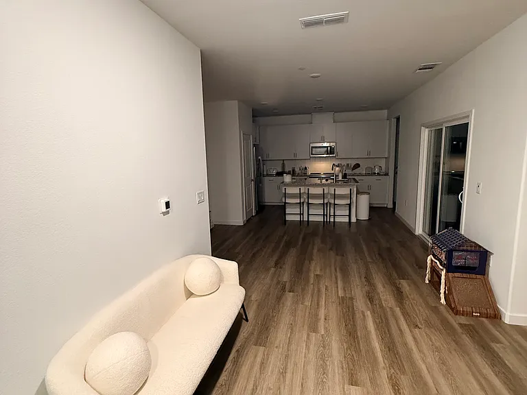 Aura Way — Photo 2