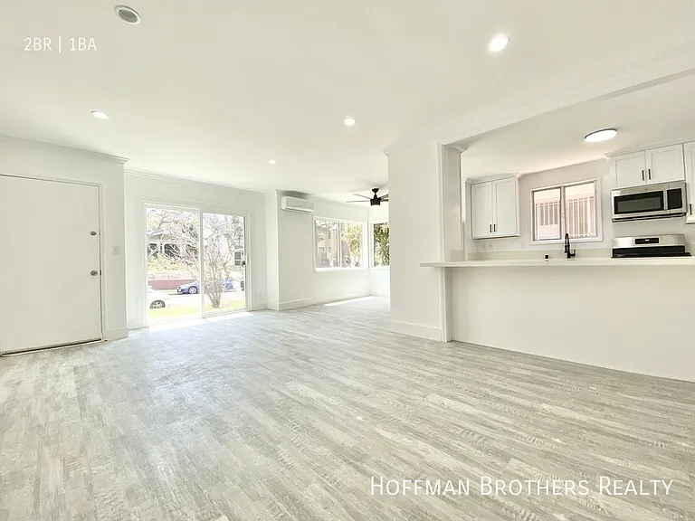 115 S Carondelet St #6 — Photo 4