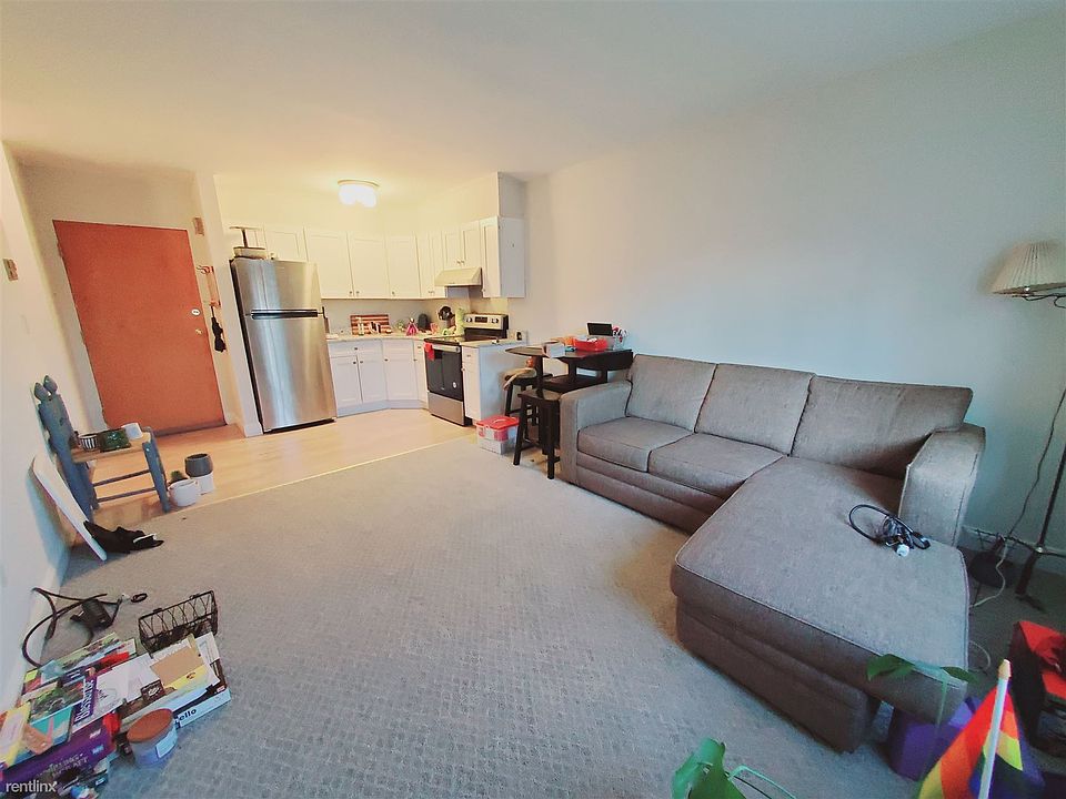 1st image of 27 Oak St APT 13
