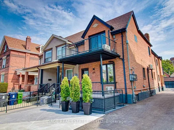 671 Dufferin St, Toronto, ON M6K 2B2