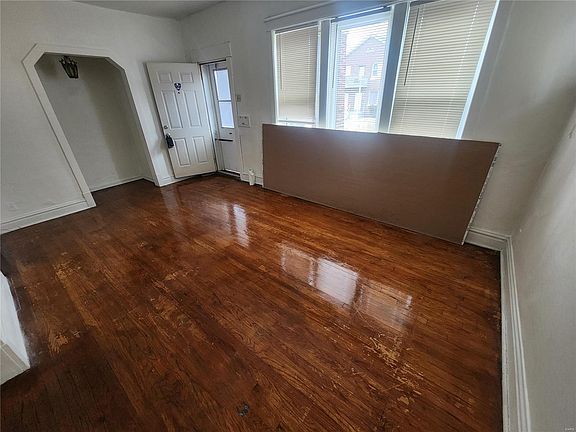 2nd image of 5242 Greer Ave
