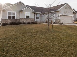 1715 Quail Ridge Rd, Cedar Falls, IA 50613