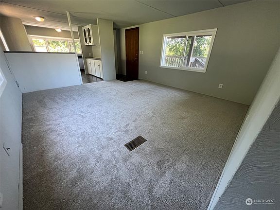 3rd image of 7919 108th Street NE