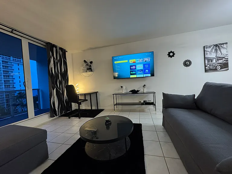 2301 Collins Ave #817 — Photo 16