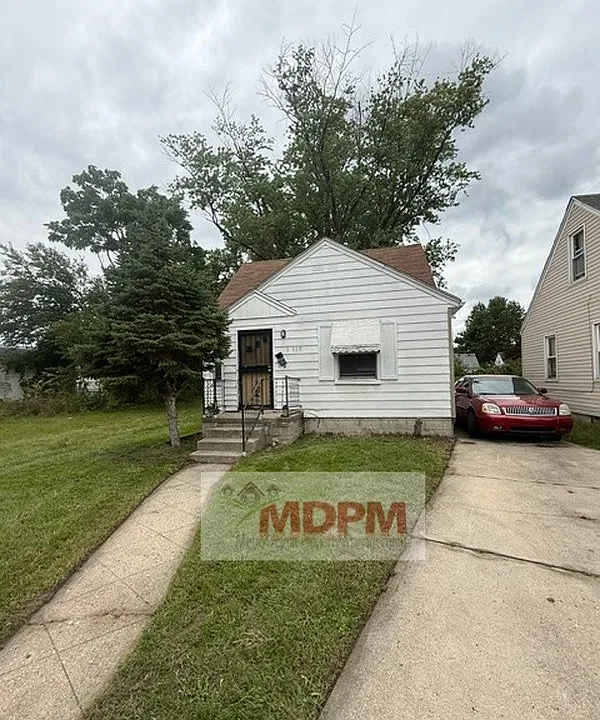 19935 Roselawn St