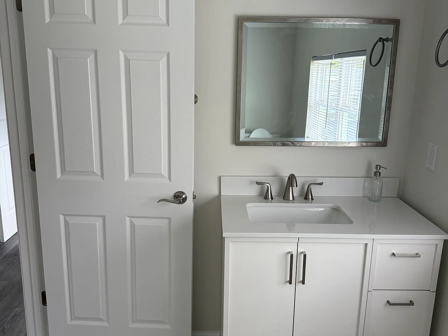 4 bed, 1200 sqft, $2,950 — Photo 3